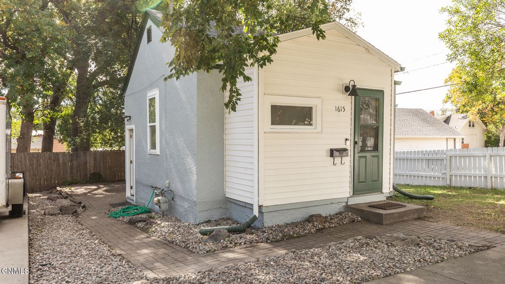 1615 E Avenue B, Bismarck, ND 58501 photo 2