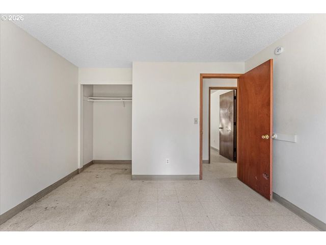 13693 Sw 64TH Ave, Portland, OR 97219
