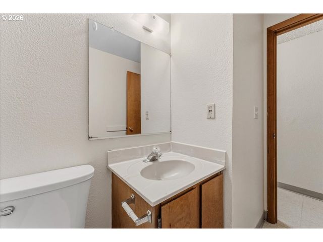 13693 Sw 64TH Ave, Portland, OR 97219