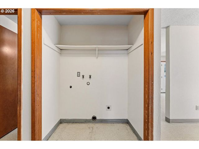 13693 Sw 64TH Ave, Portland, OR 97219