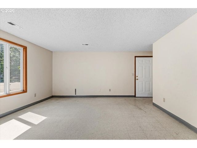 13693 Sw 64TH Ave, Portland, OR 97219