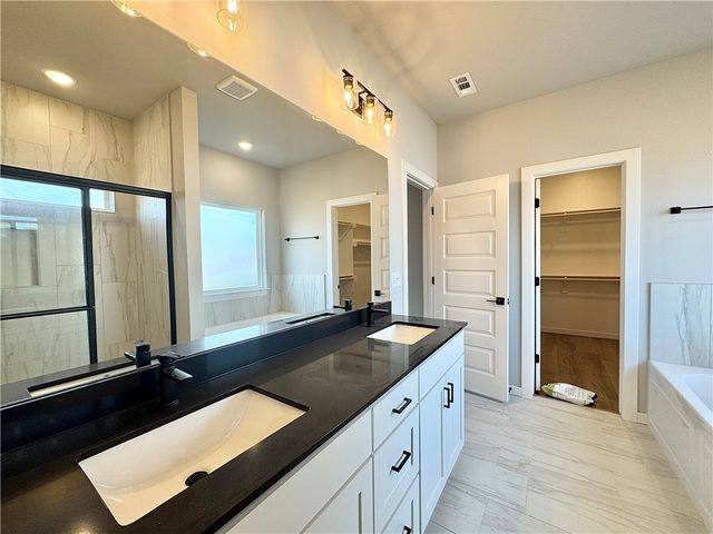 5910 SW Omaha Avenue, Bentonville, AR 72713