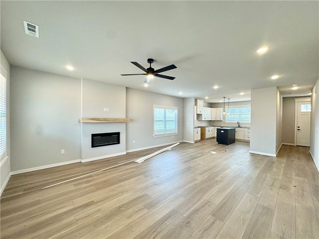 5910 SW Omaha Avenue, Bentonville, AR 72713