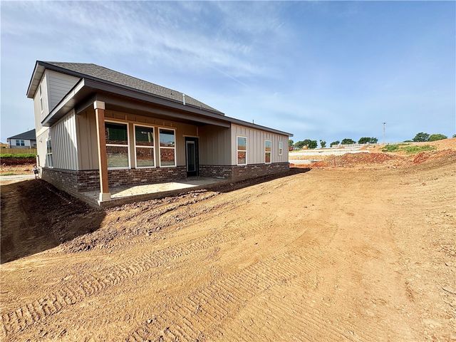 5910 SW Omaha Avenue, Bentonville, AR 72713