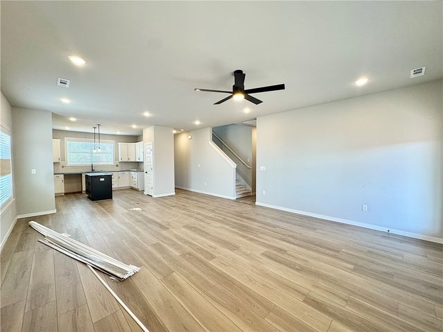 5910 SW Omaha Avenue, Bentonville, AR 72713
