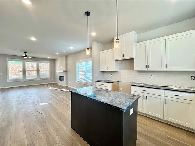 5910 SW Omaha Avenue, Bentonville, AR 72713