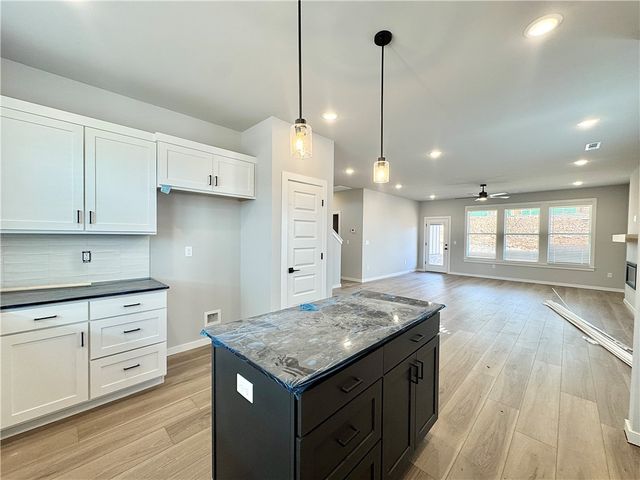 5910 SW Omaha Avenue, Bentonville, AR 72713