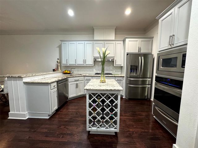 824 Birdsall Street, Houston, TX 77007