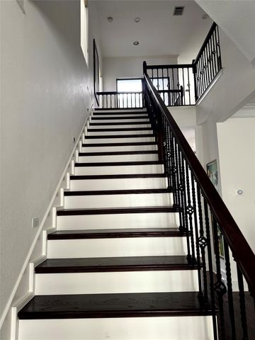 824 Birdsall Street, Houston, TX 77007