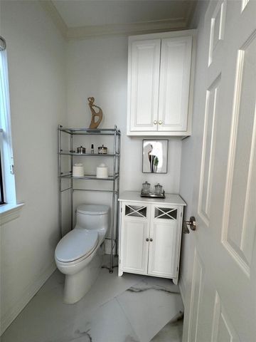 824 Birdsall Street, Houston, TX 77007