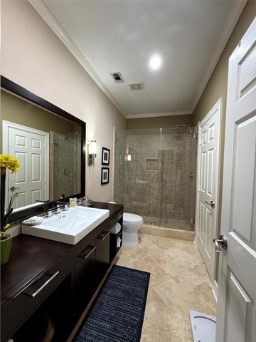 824 Birdsall Street, Houston, TX 77007