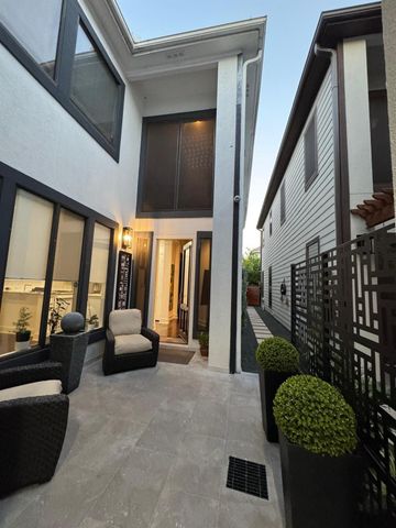 824 Birdsall Street, Houston, TX 77007