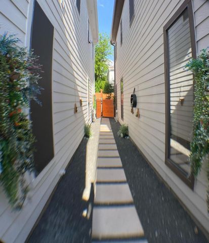 824 Birdsall Street, Houston, TX 77007