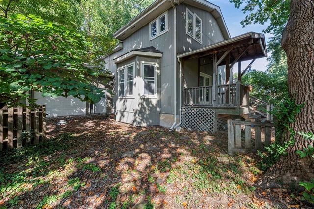 5407 Halsey Street, Shawnee, KS 66216