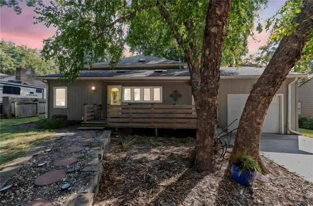 5407 Halsey Street, Shawnee, KS 66216