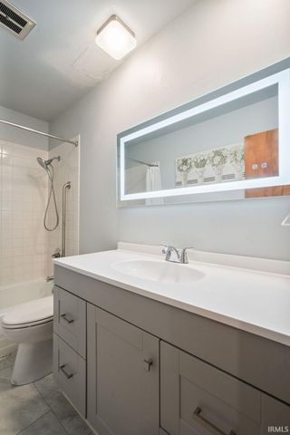 1908 VERSAILLES Drive, Kokomo, IN 46902