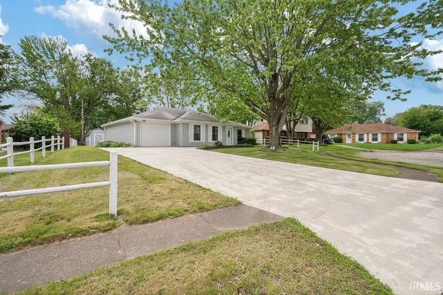 1908 VERSAILLES Drive, Kokomo, IN 46902