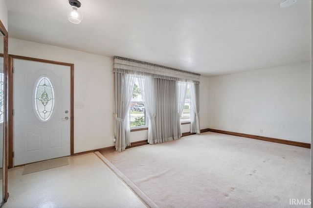 1908 VERSAILLES Drive, Kokomo, IN 46902