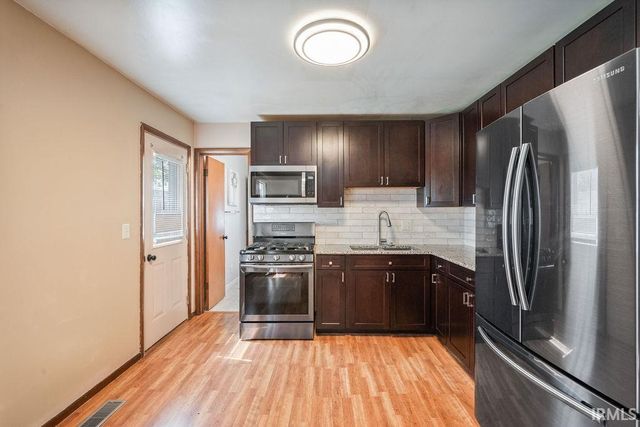 1908 VERSAILLES Drive, Kokomo, IN 46902