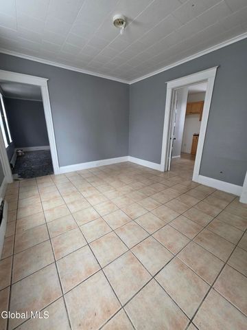 26 Van Derveer Street, Amsterdam, NY 12010