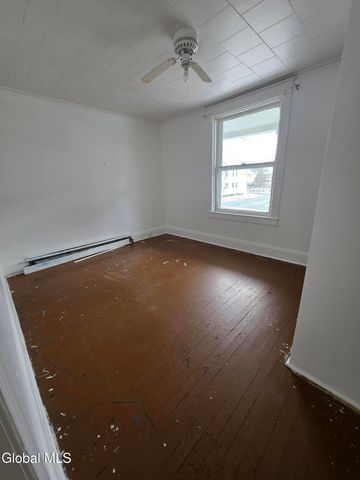 26 Van Derveer Street, Amsterdam, NY 12010