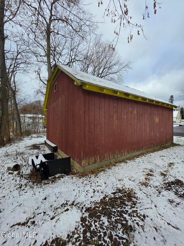 26 Van Derveer Street, Amsterdam, NY 12010