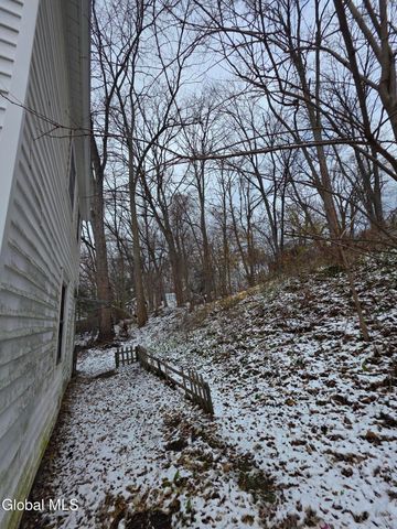 26 Van Derveer Street, Amsterdam, NY 12010