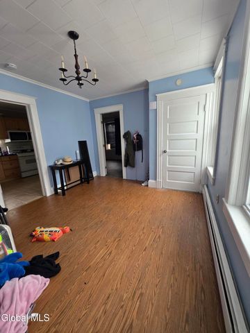 26 Van Derveer Street, Amsterdam, NY 12010