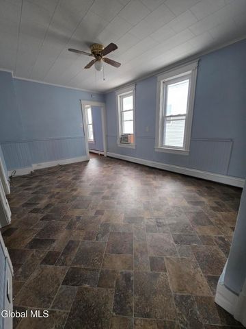 26 Van Derveer Street, Amsterdam, NY 12010