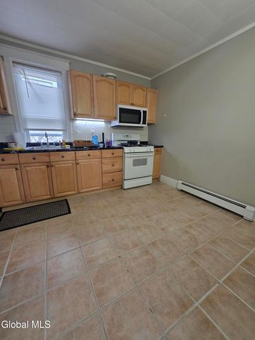 26 Van Derveer Street, Amsterdam, NY 12010