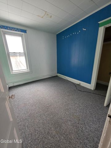 26 Van Derveer Street, Amsterdam, NY 12010