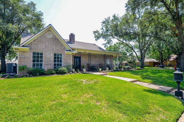 1816 Pine Cone Drive, Katy, TX 77493