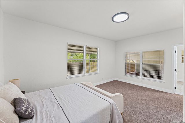 1722 W Mistletoe, San Antonio, TX 78201
