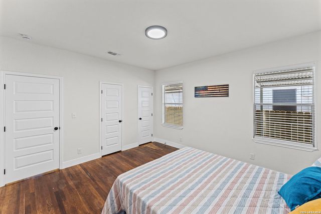 1722 W Mistletoe, San Antonio, TX 78201