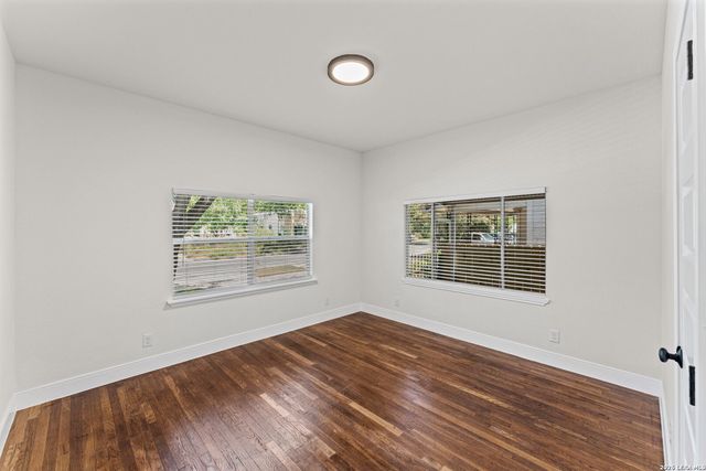 1722 W Mistletoe, San Antonio, TX 78201