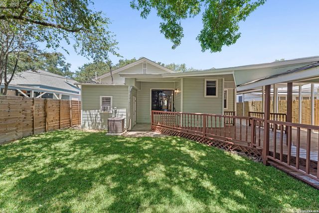 1722 W Mistletoe, San Antonio, TX 78201