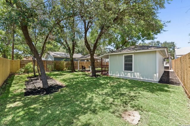 1722 W Mistletoe, San Antonio, TX 78201