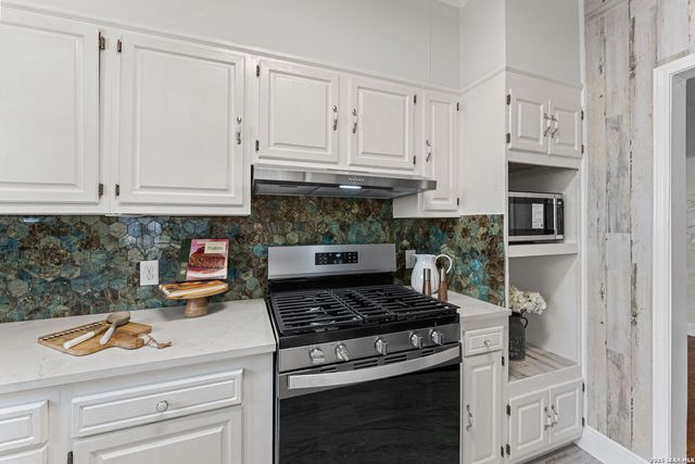 1722 W Mistletoe, San Antonio, TX 78201