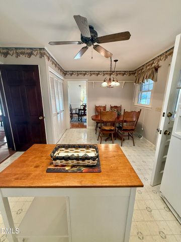 424 Tanglewood Circle, Roxboro, NC 27573