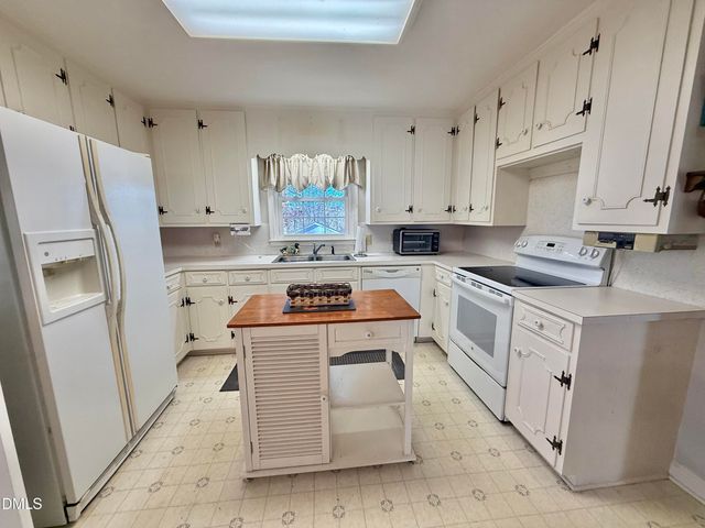 424 Tanglewood Circle, Roxboro, NC 27573