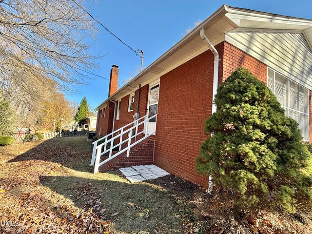 424 Tanglewood Circle, Roxboro, NC 27573