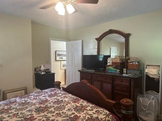 6147 Hughes Ln., Conway, SC 29526