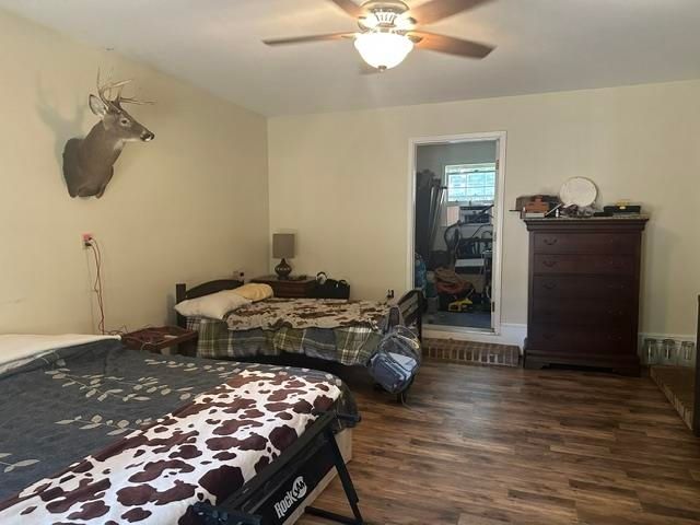 6147 Hughes Ln., Conway, SC 29526