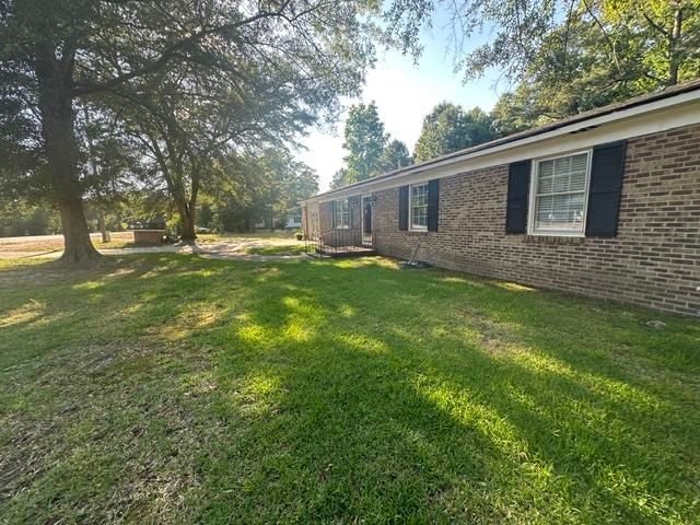 6147 Hughes Ln., Conway, SC 29526
