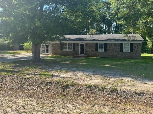 6147 Hughes Ln., Conway, SC 29526