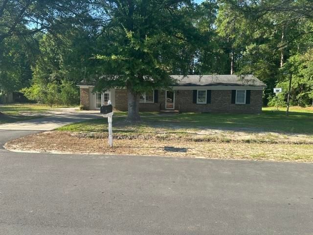 6147 Hughes Ln., Conway, SC 29526