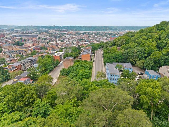 1861 Walker Street, Cincinnati, OH 45202