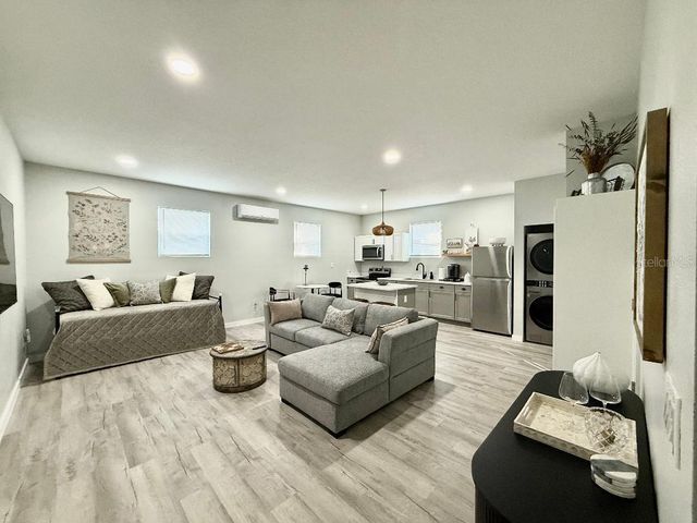 1183-B CHESTNUT STREET, Clermont, FL 34711