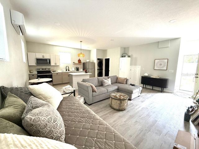 1183-B CHESTNUT STREET, Clermont, FL 34711