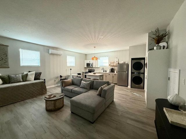 1183-B CHESTNUT STREET, Clermont, FL 34711